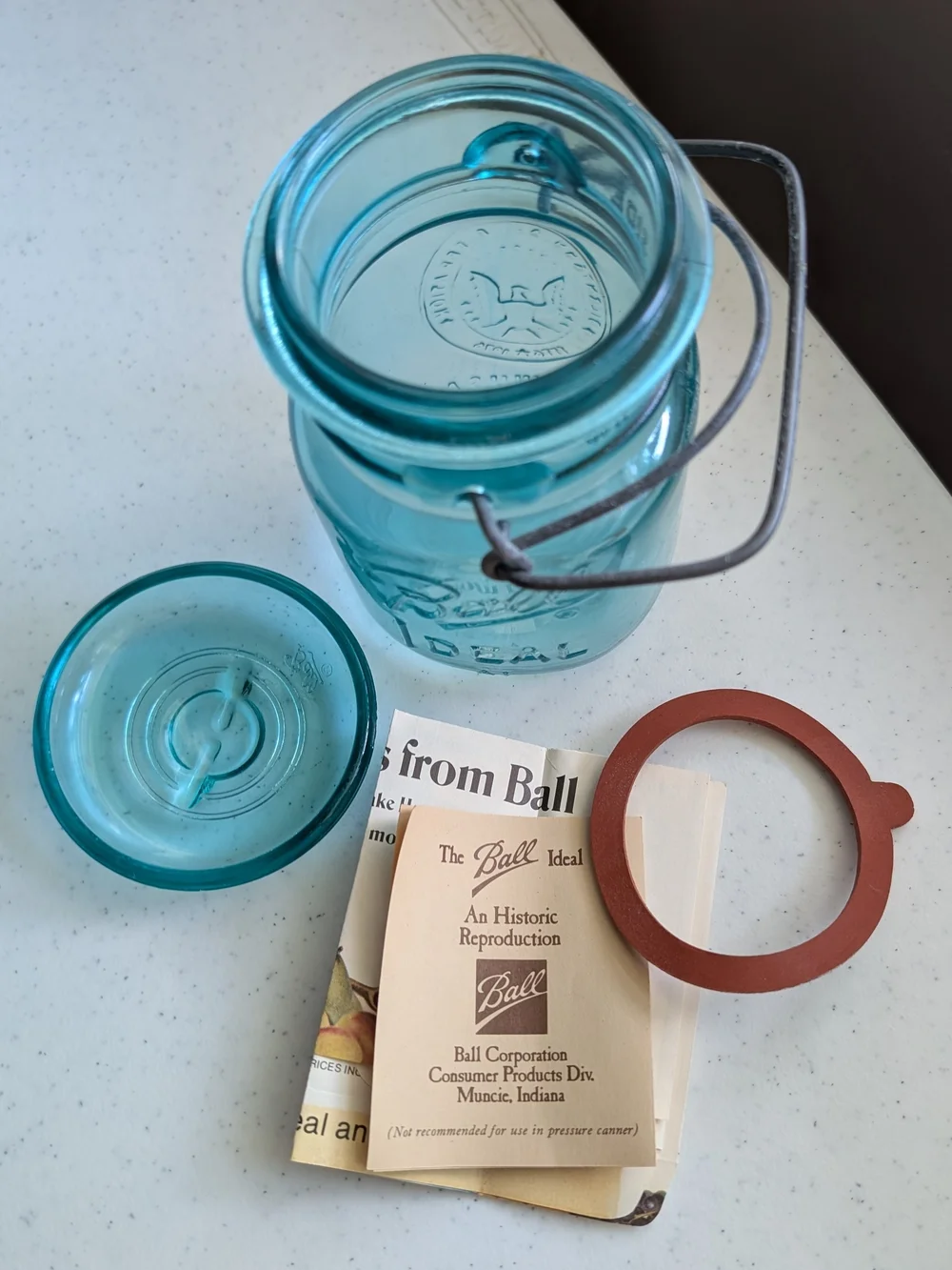 Set Of 4 Blue Ball Ideal Glass Mason Jars with Wire Bail Lids Farmhouse Decor